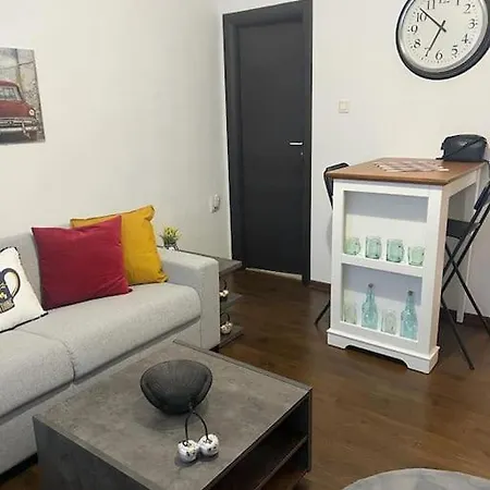 Appartement Lovely 1 Bedroom In Center