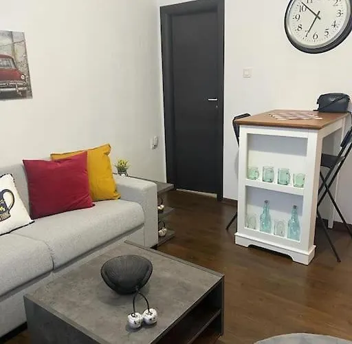 Appartement Lovely 1 Bedroom In Center